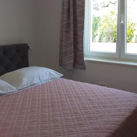 Apartman Karla Lastovo Luaran gambar