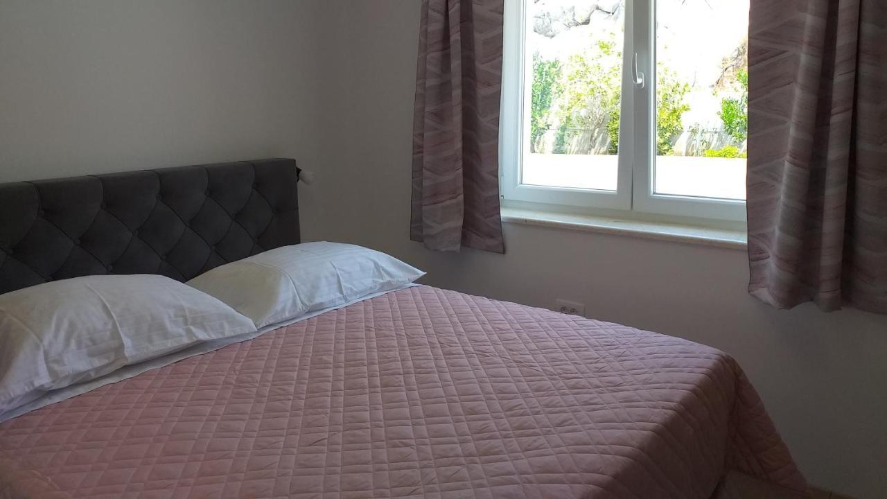 Apartman Karla Lastovo Luaran gambar