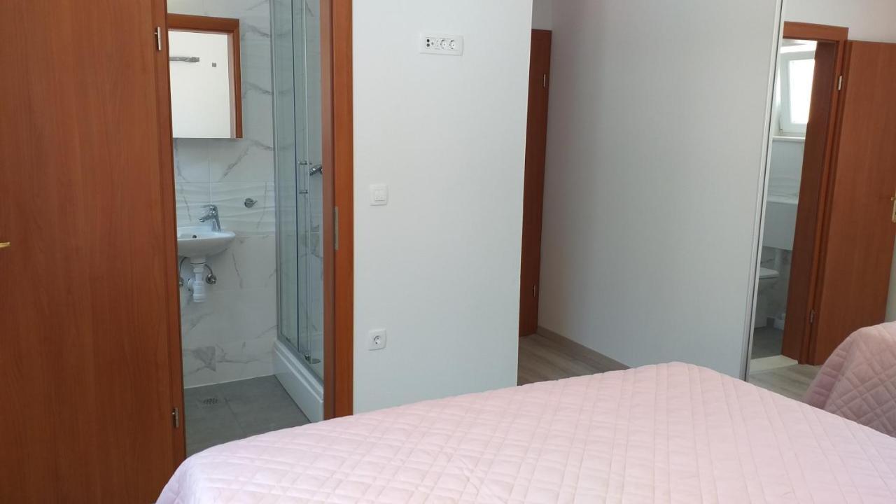 Apartman Karla Lastovo Luaran gambar