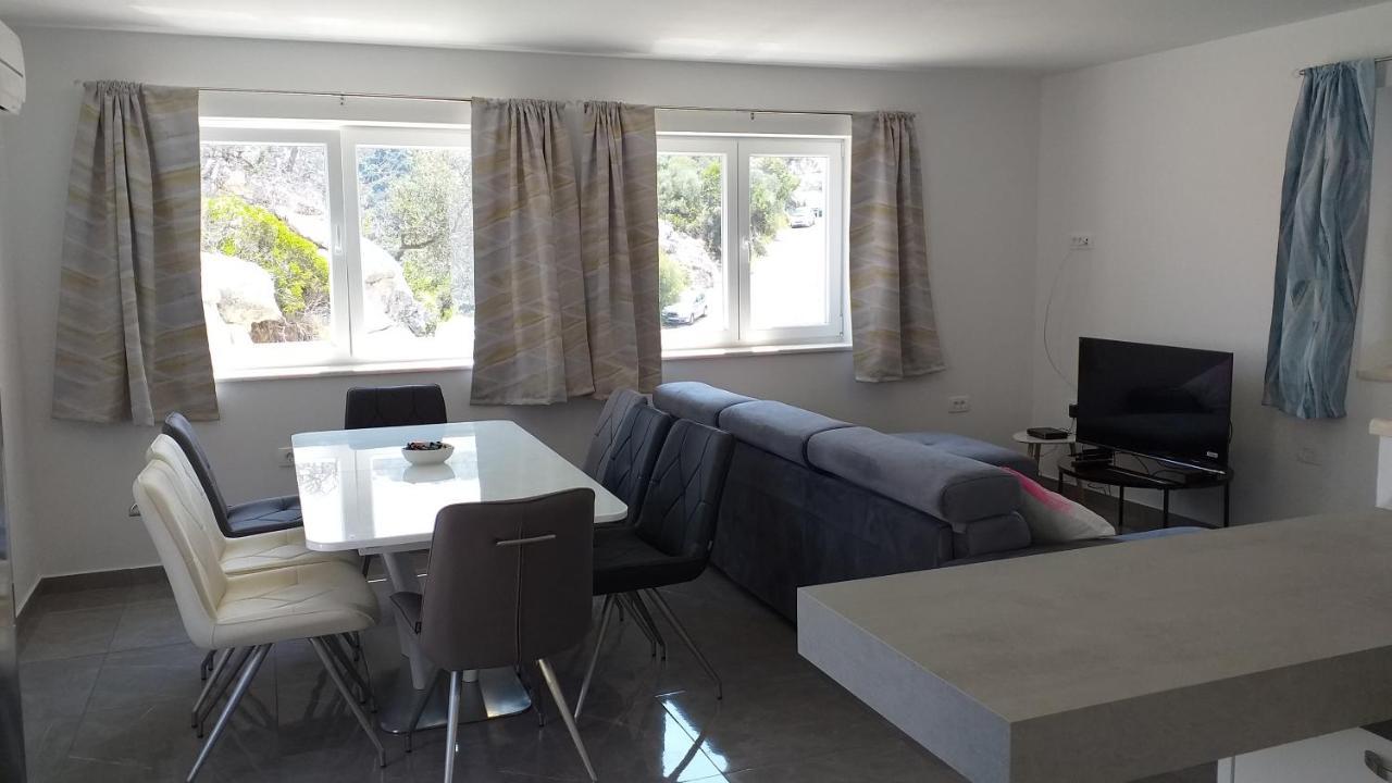 Apartman Karla Lastovo Luaran gambar