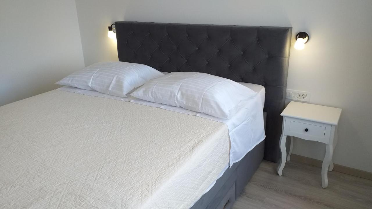 Apartman Karla Lastovo Luaran gambar