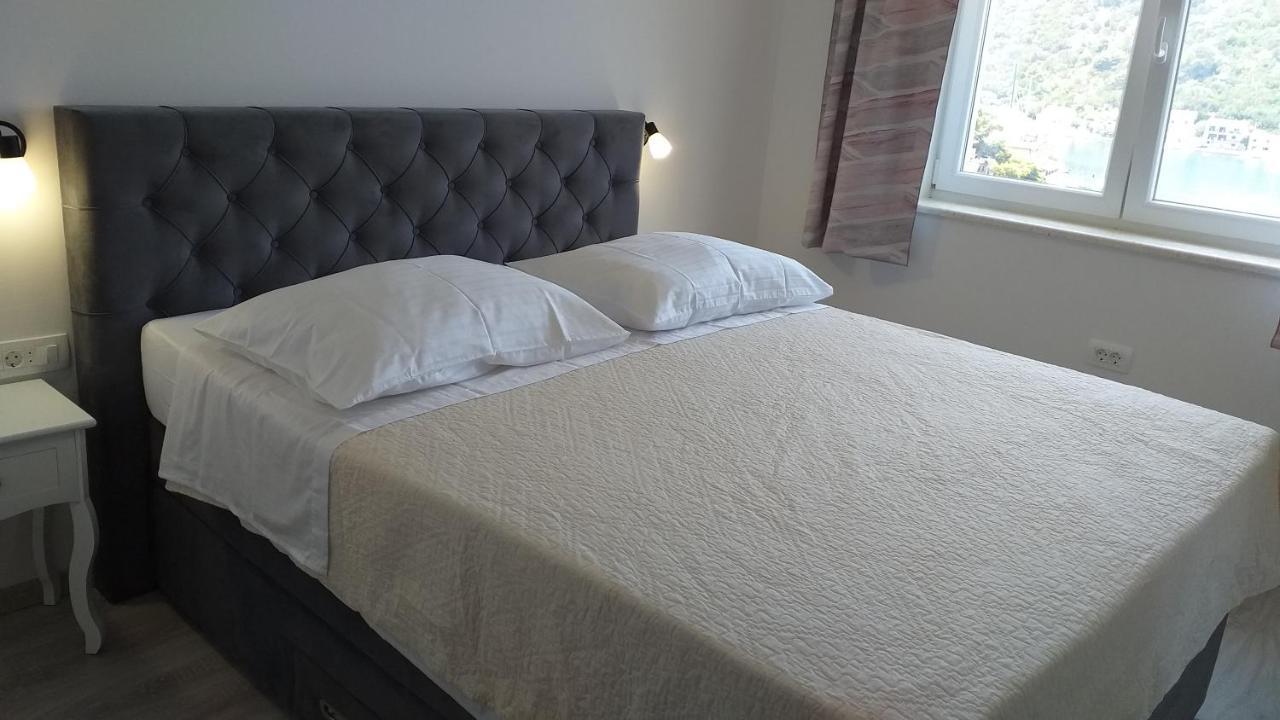 Apartman Karla Lastovo Luaran gambar