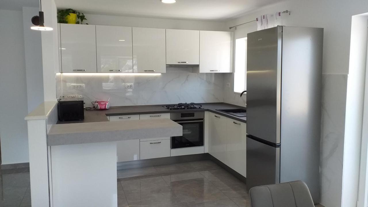 Apartman Karla Lastovo Luaran gambar