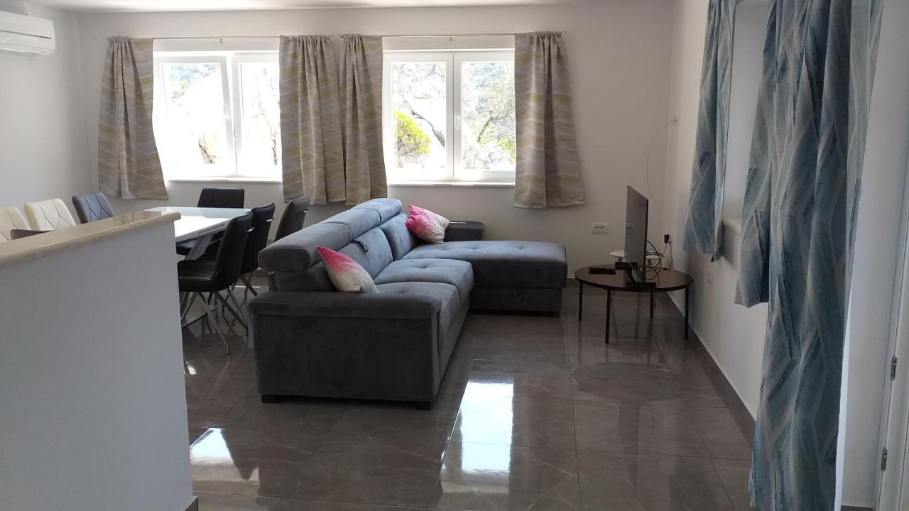 Apartman Karla Lastovo Luaran gambar