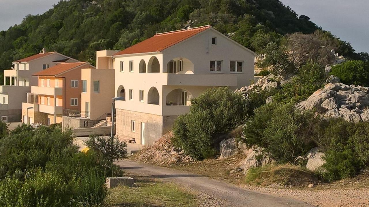 Apartman Karla Lastovo Luaran gambar